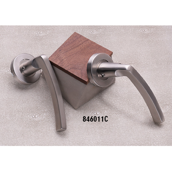 Stainless Steel Door Handle (846-P48)